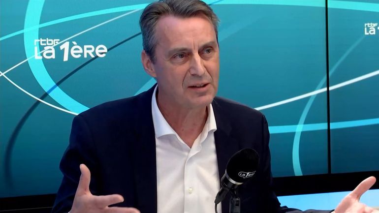 "On peut organiser une démocratie tout à fait robuste avec un système monocaméral", pense Vincent Blondel, président du Sénat