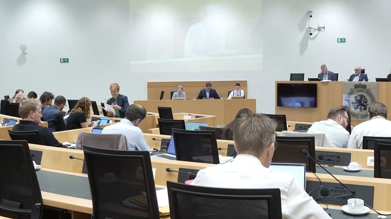 Visites domiciliaires : les visites domiciliaires passent en deuxième lecture en commission de l'Intérieur