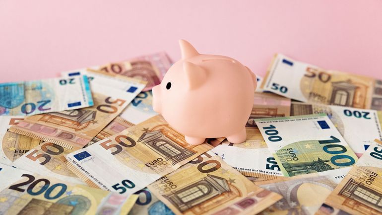 Plafonner l'indexation des salaires des fonctionnaires wallons devrait générer une 2,5 millions d'économies