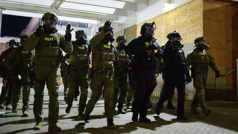 La Garde nationale commence à se retirer de Portland et Chicago, leur envoi par Donald Trump est contesté en justice