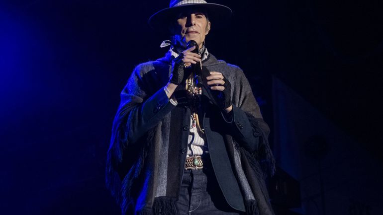 Perry Farrell présente ses excuses après l'altercation qui a mis fin à Jane's Addiction Perry Farrell présente ses excuses après l'altercation qui a mis fin à Jane's Addiction