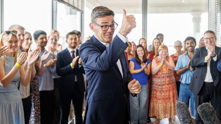 Royaume-Uni : Andy Burnham nommé Premier ministre par le roi Charles III