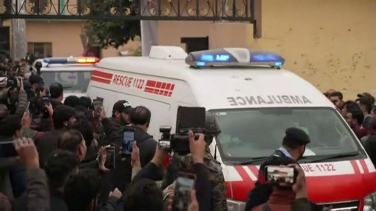 Au moins 30 morts dans un attentat-suicide dans une mosquée chiite au Pakistan