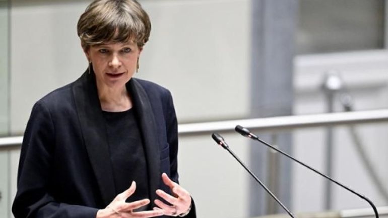 Pour la ministre flamande des Médias, 644.000 euros d'économies à la VRT, c'est 'peanuts'