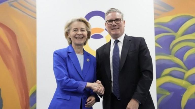 Crise politique au Royaume-Uni : après la démission de Starmer, Ursula von der Leyen salue un "véritable homme d'État"