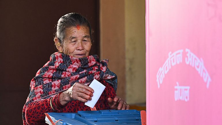 Six mois après Katmandou en feu, le Népal retourne aux urnes... Génération Z contre vieille garde