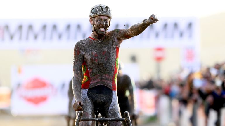 Vanthourenhout remporte le cyclocross de Terralba en l’absence de Nys, Brand s’impose chez les dames Vanthourenhout remporte le cyclocross de Terralba en l’absence de Nys, Brand s’impose chez les dames