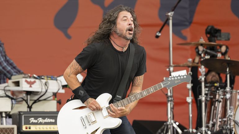 Les Foo Fighters dévoilent un nouveau single "Asking For A Friend" et annoncent une tournée des stades en 2026