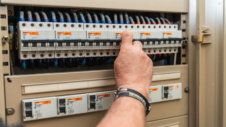 San Francisco plongée dans le noir : 130.000 habitants privés d’électricité après un incendie