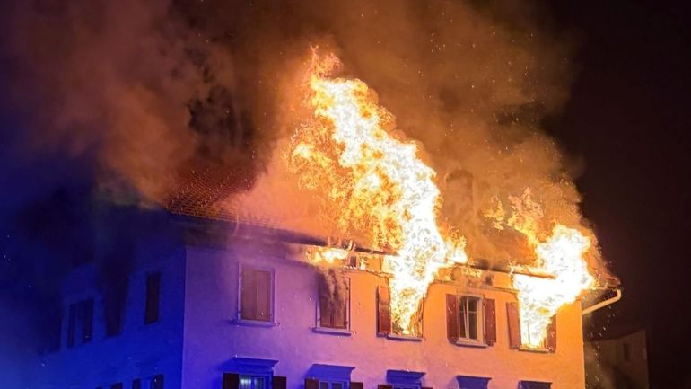 Suisse : cinq personnes portées disparues et huit blessées dans l'incendie d'un immeuble