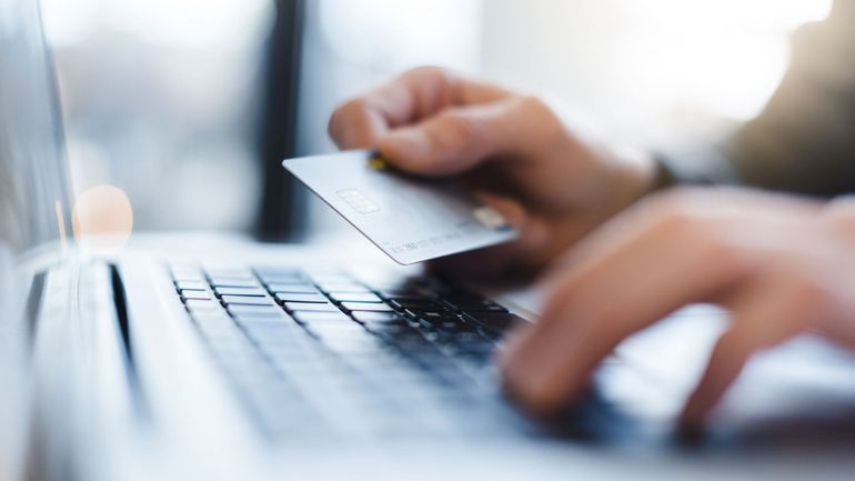 Dans un contexte d'inflation, le prix médian des jeux vidéo sur Steam baisse : comment est-ce possible ?