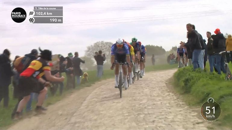 Direct vidéo et audio - Paris-Roubaix : une deuxième crevaison dans la Trouée d'Arenberg pour Mathieu Van der Poel