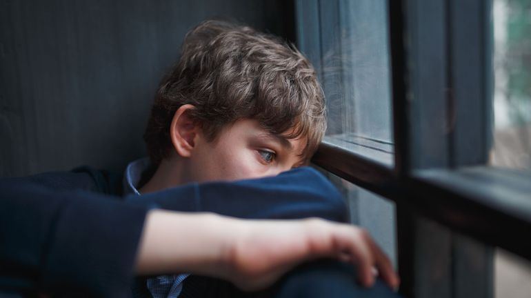 "C’est (pas) moi, c’est mes idées noires" : mieux comprendre les bouleversements de l’adolescence "C’est (pas) moi, c’est mes idées noires" : mieux comprendre les bouleversements de l’adolescence