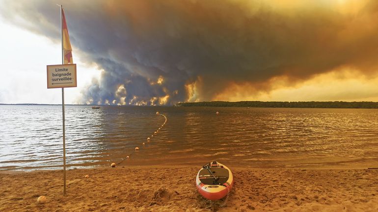 La Gironde aux prises avec un "mégafeu" ? Le terme fait débat, mais cet incendie "hors-norme" mettra des mois à être éteint