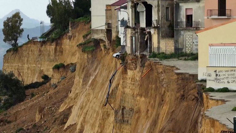 "La situation est critique" : plus de 1.000 personnes évacuées après un glissement de terrain en Sicile