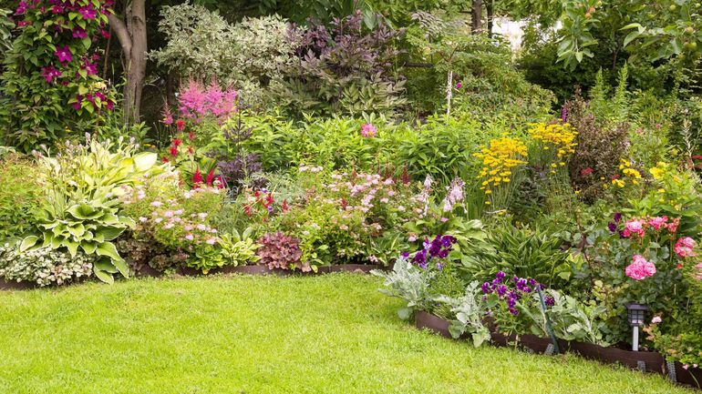 Les secrets d’un parterre vivant, cohérent et parfaitement équilibré Les secrets d’un parterre vivant, cohérent et parfaitement équilibré