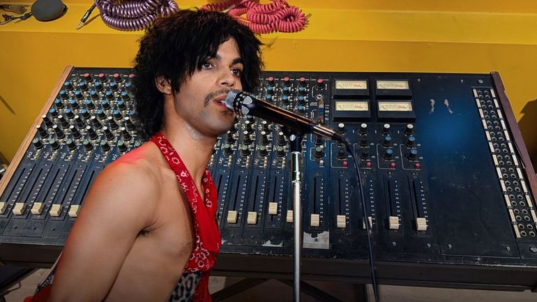 La première console de mixage de Prince découverte en Belgique : un trésor musical historique