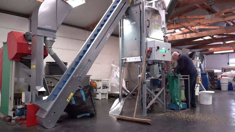 Une machine pour ouvrir les noix sans se casser les doigts
