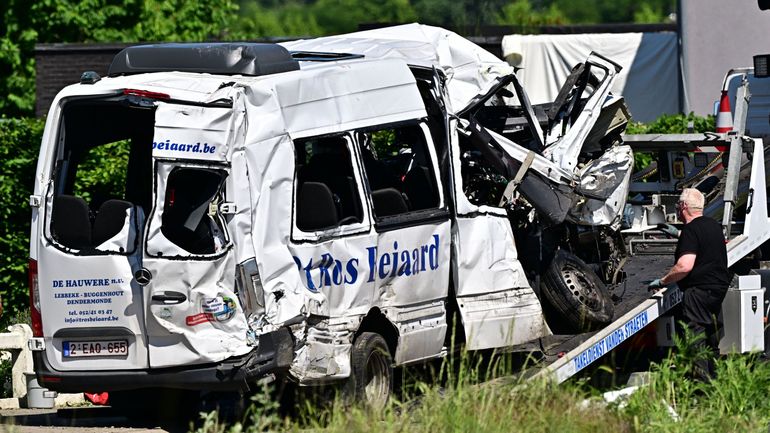 Drame à Buggenhout : pourquoi ce bus scolaire a-t-il franchi le passage à niveau fermé ?