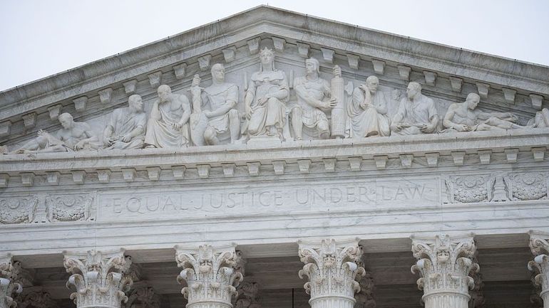 Les partenaires des Etats-Unis accueillent avec prudence la défaite de Trump sur les droits de douane