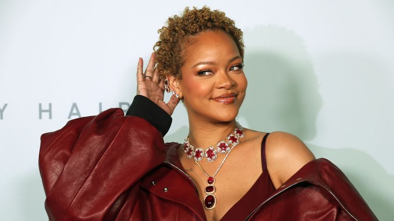Fan jusqu’au bout : Rihanna invitée à se rasseoir lors d’un concert de Mariah Carey à Las Vegas Fan jusqu’au bout : Rihanna invitée à se rasseoir lors d’un concert de Mariah Carey à Las Vegas
