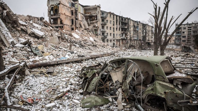 Poutine assure que les troupes russes "avancent sur tout le front" en Ukraine