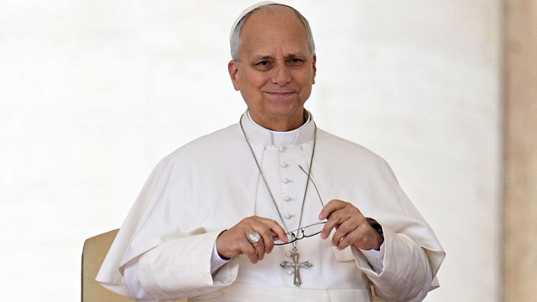 Les premières analyses après l'opération du pape Léon XIV montrent une évolution "normale"