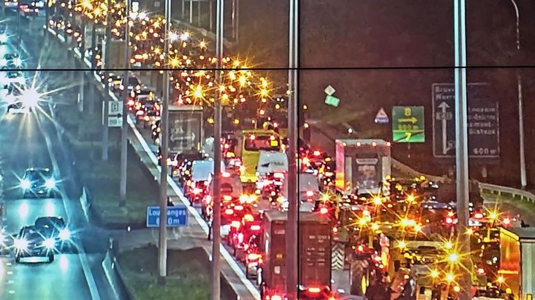Convois d’agriculteurs : importants ralentissements ce jeudi matin vers Bruxelles Convois d’agriculteurs : importants ralentissements ce jeudi matin vers Bruxelles