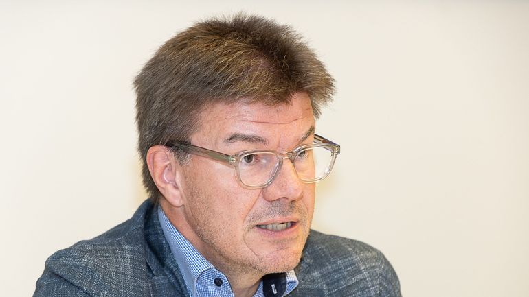 Le Parlement bruxellois ne pourra pas se prononcer vendredi sur le remplacement de Sven Gatz