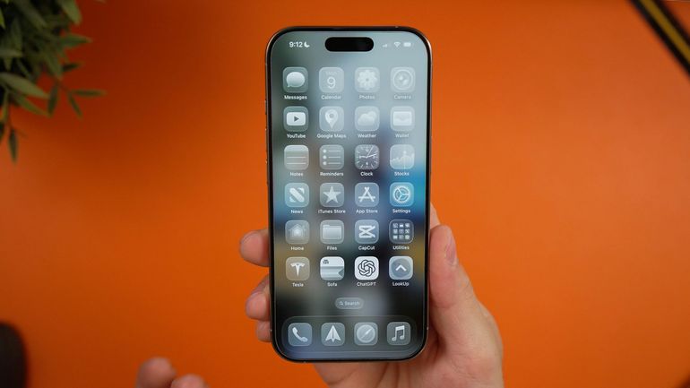 Liquid Glass : vous n’aimez pas la nouvelle interface d’Apple ? Vous allez pouvoir l’enlever
