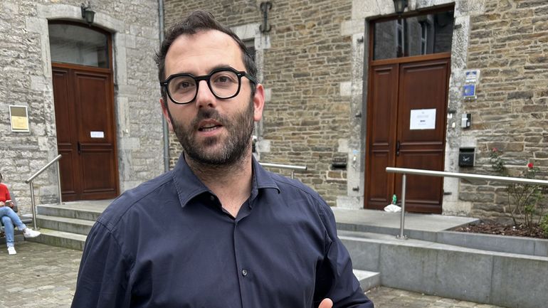 Elections, un an après : "Mes élèves me manquent" confie Alexandre Visée, l’instituteur devenu bourgmestre d’Yvoir