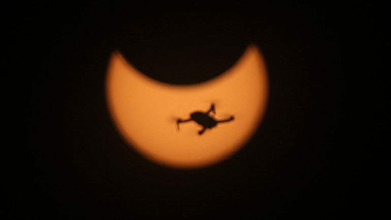 Pays-Bas : le trafic aérien à l'arrêt à Eindhoven après le signalement de plusieurs drones