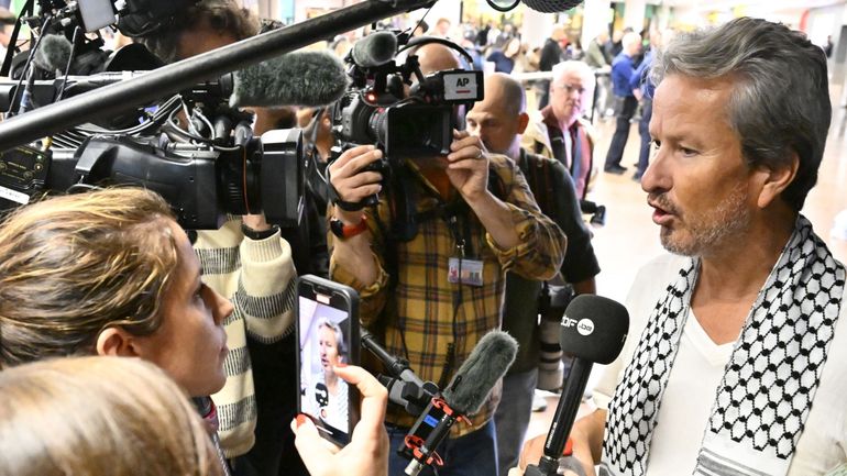Six militants de la flottille Global Sumud pour Gaza accueillis en héros à Brussels Airport