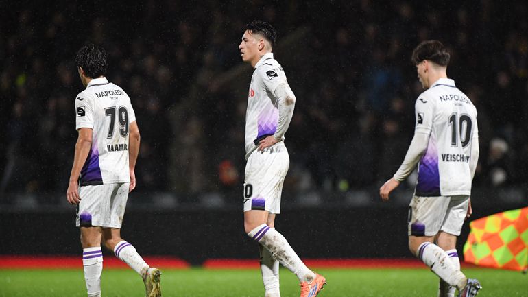 Anderlecht distribue les cadeaux et sombre à Westerlo : "C’était portes ouvertes, Saint-Nicolas et Noël" Anderlecht distribue les cadeaux et sombre à Westerlo : "C’était portes ouvertes, Saint-Nicolas et Noël"