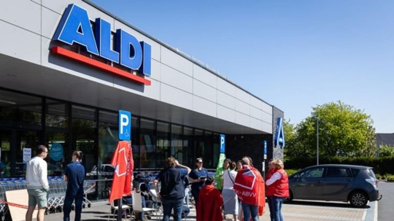 Aldi ne peut faire travailler ses employés le dimanche que jusqu'à midi, tranche le SPF Emploi