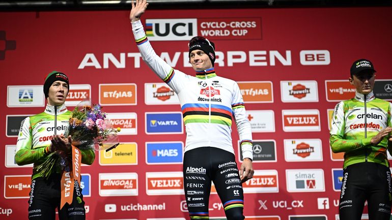 Une crevaison, "quelques fautes dans le sable" mais de "meilleures jambes" : Mathieu van der Poel enchaîne à Anvers