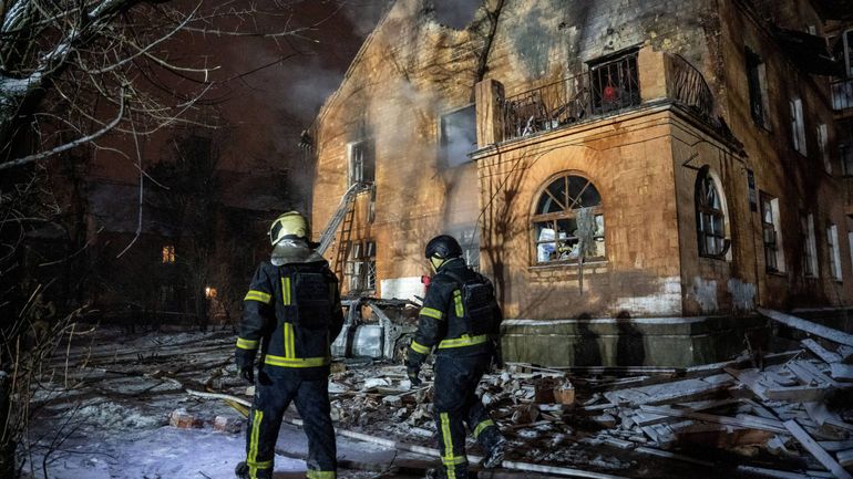 Guerre en Ukraine : pluie de frappes russes, Moscou dit avoir frappé Kiev au moyen du missile hypersonique Orechnik