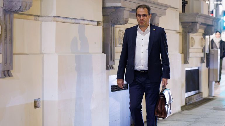 "Le ministre Clarinval doit revoir sa copie" : les syndicats s'opposent à la réforme sur le suivi de la santé au travail