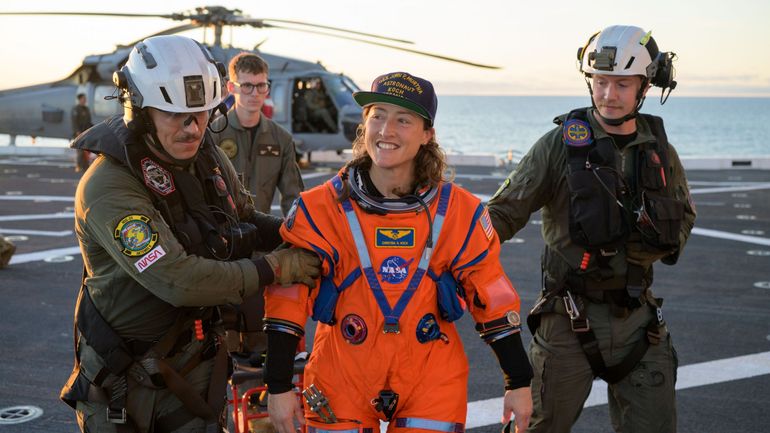 Mission Artemis-2 : amerrissage et retour sur Terre réussi pour les quatre astronautes