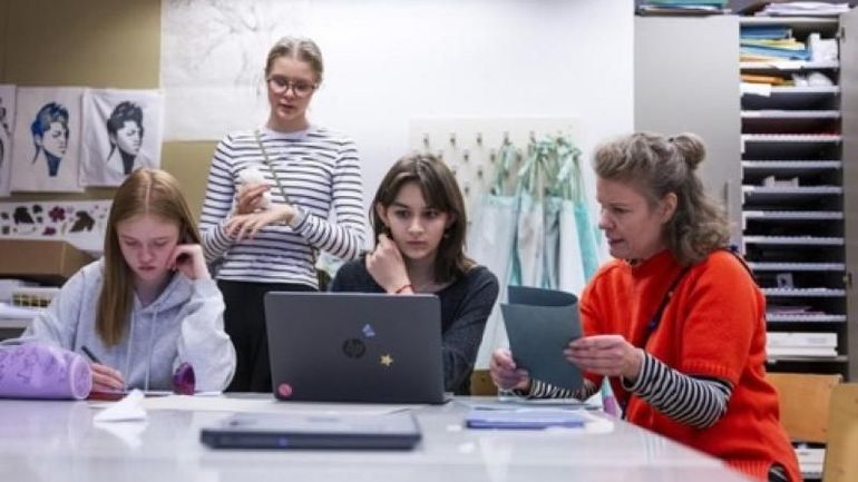 Les compétences numériques des jeunes femmes dépassent celles des jeunes hommes