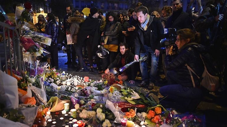 La revue de presse : 13 novembre 2015, "la vie l'emporte"