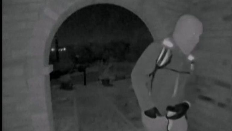 L'enlèvement de la mère d'une journaliste vedette captive les Américains : le FBI publie les images de son possible ravisseur