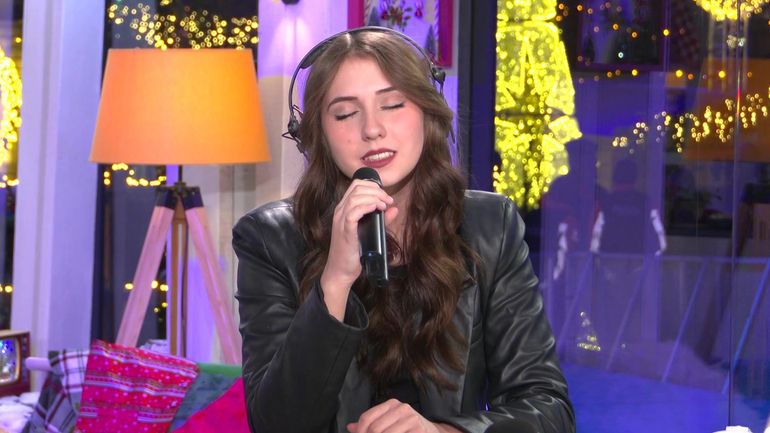 L’éblouissante reprise de "Je reviens te chercher" par Nala, 17 ans, dans le cube de Viva for Life L’éblouissante reprise de "Je reviens te chercher" par Nala, 17 ans, dans le cube de Viva for Life