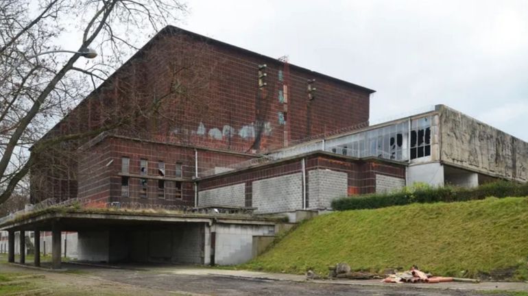 Une exposition et une pétition pour sauver l'ancienne patinoire de Coronmeuse Une exposition et une pétition pour sauver l'ancienne patinoire de Coronmeuse