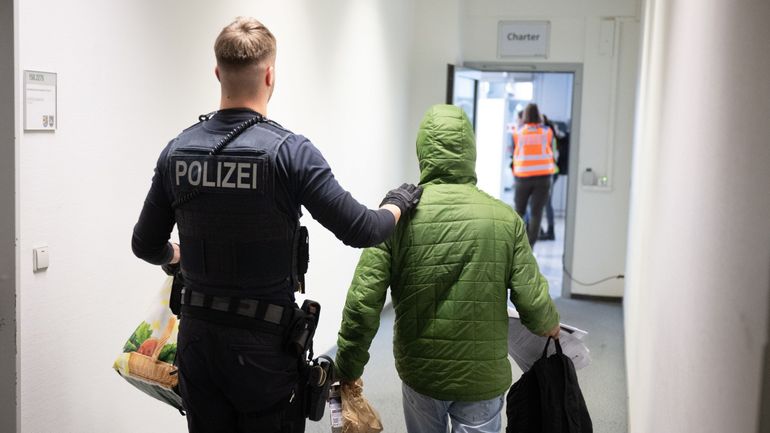 Un quart de personnes en moins ont franchi illégalement les frontières de l'UE en 2025, annonce l'agence européenne Frontex