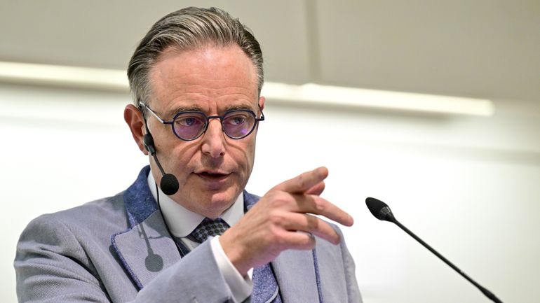 La revue de presse : Bart De Wever a changé, il croit en l'Europe !