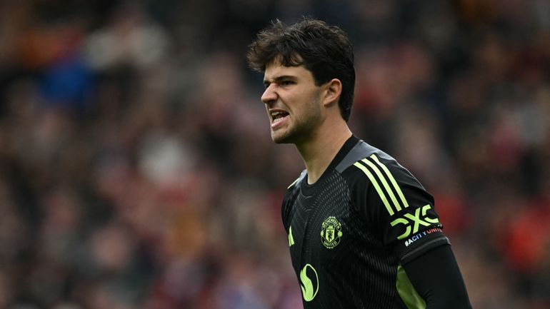 Senne Lammens se confie sur ses débuts à Manchester : "C’est parfois la guerre dans les 6 mètres" Senne Lammens se confie sur ses débuts à Manchester : "C’est parfois la guerre dans les 6 mètres"