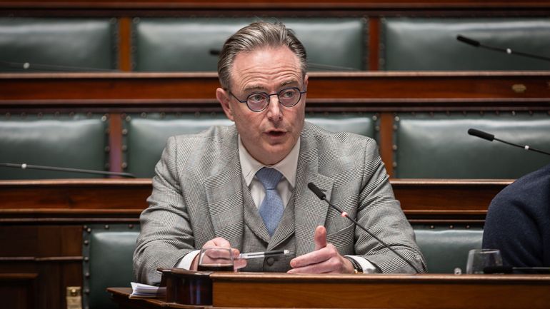 Sommet européen sur les avoirs russes gelés: Bart De Wever persiste et signe sur des "éléments non négociables" Sommet européen sur les avoirs russes gelés: Bart De Wever persiste et signe sur des "éléments non négociables"