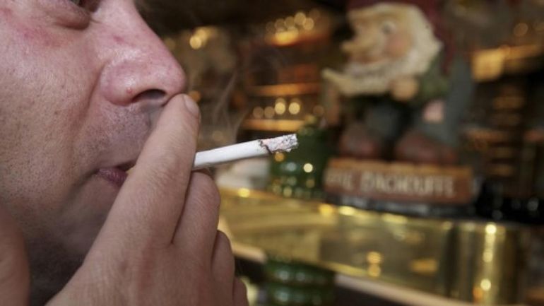 Toujours plus de cigarettes contrefaites ou provenant de l'étranger sont consommées en Belgique