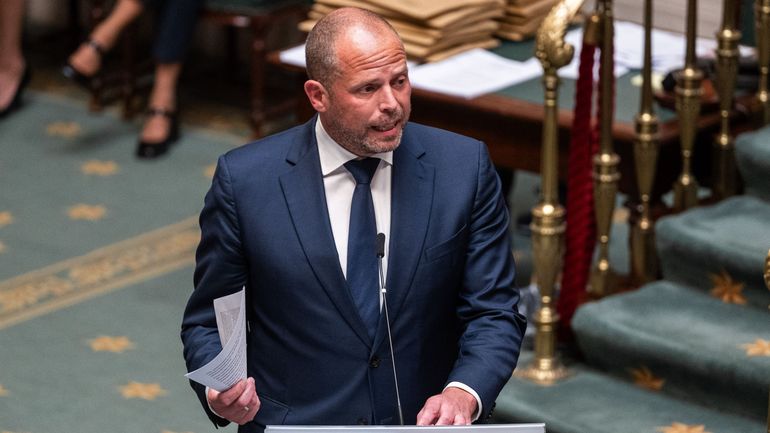La revue de presse : Theo Francken, qu'a-t-il à dire pour sa défense ?